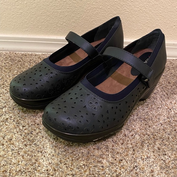 RIALTO COMFORT Visalia MARY JANE CLOGS - Picture 1 of 5